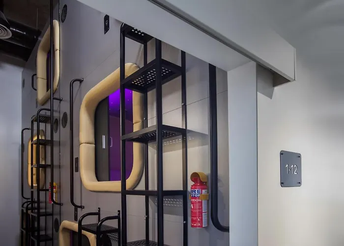 Capsule Constellation 89 Capsule hotel Lviv