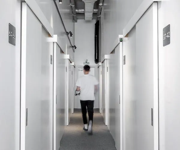 Kapsül Otel Capsule Constellation 89 Lviv