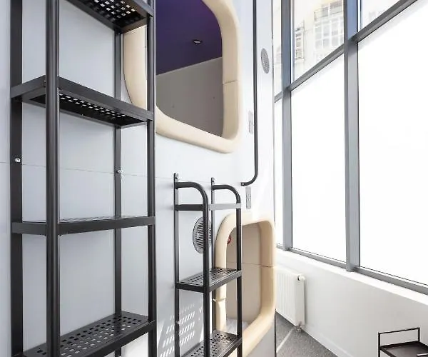 Capsule hotel Capsule Constellation 89 5*