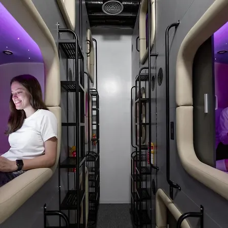 Capsule Constellation 89 Hotel a capsule *